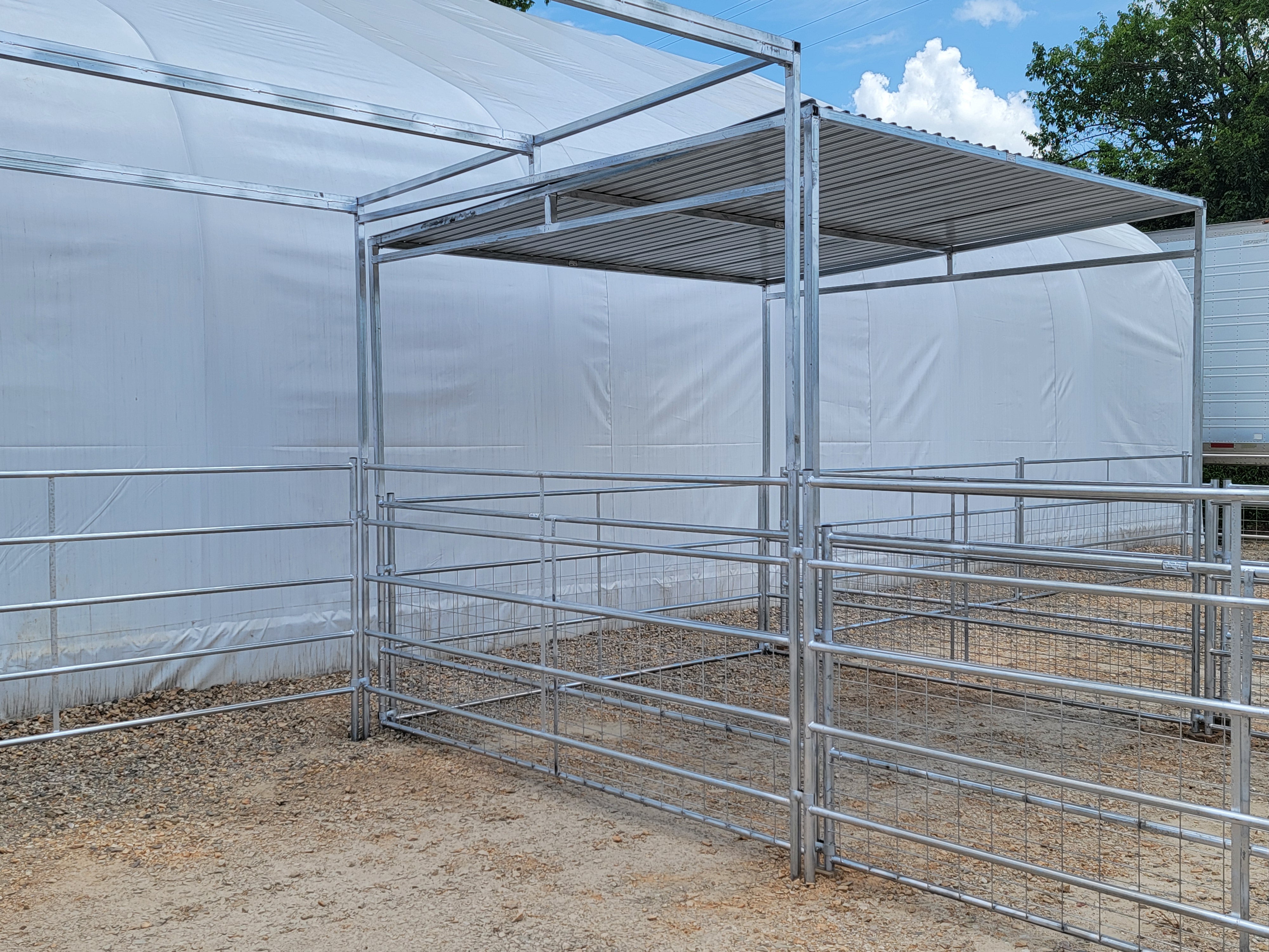 Galvanized 10 Ft X 20 Ft 4-Rail with Mesh Stall Kit with Roof