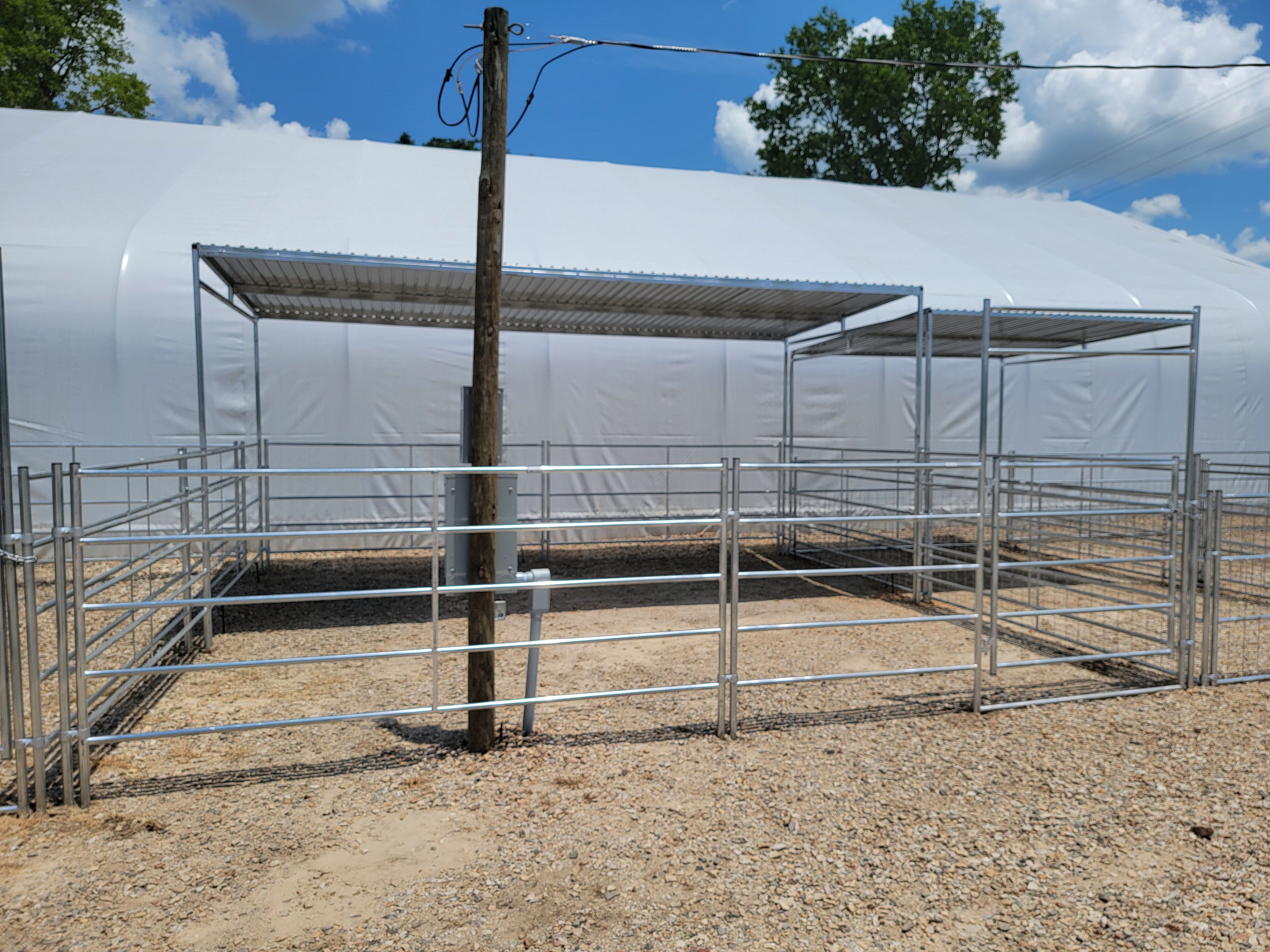 Galvanized 20 Ft X 20 Ft 5-Rail Stall Kit with Roof