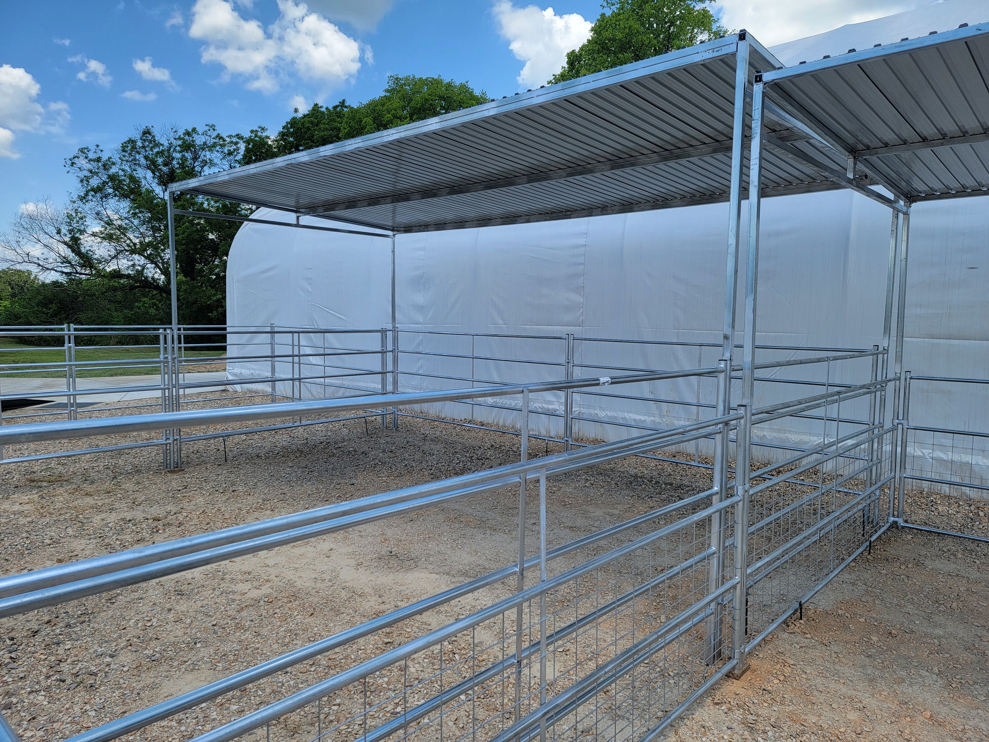 Galvanized 20 Ft X 20 Ft 5-Rail Stall Kit with Roof