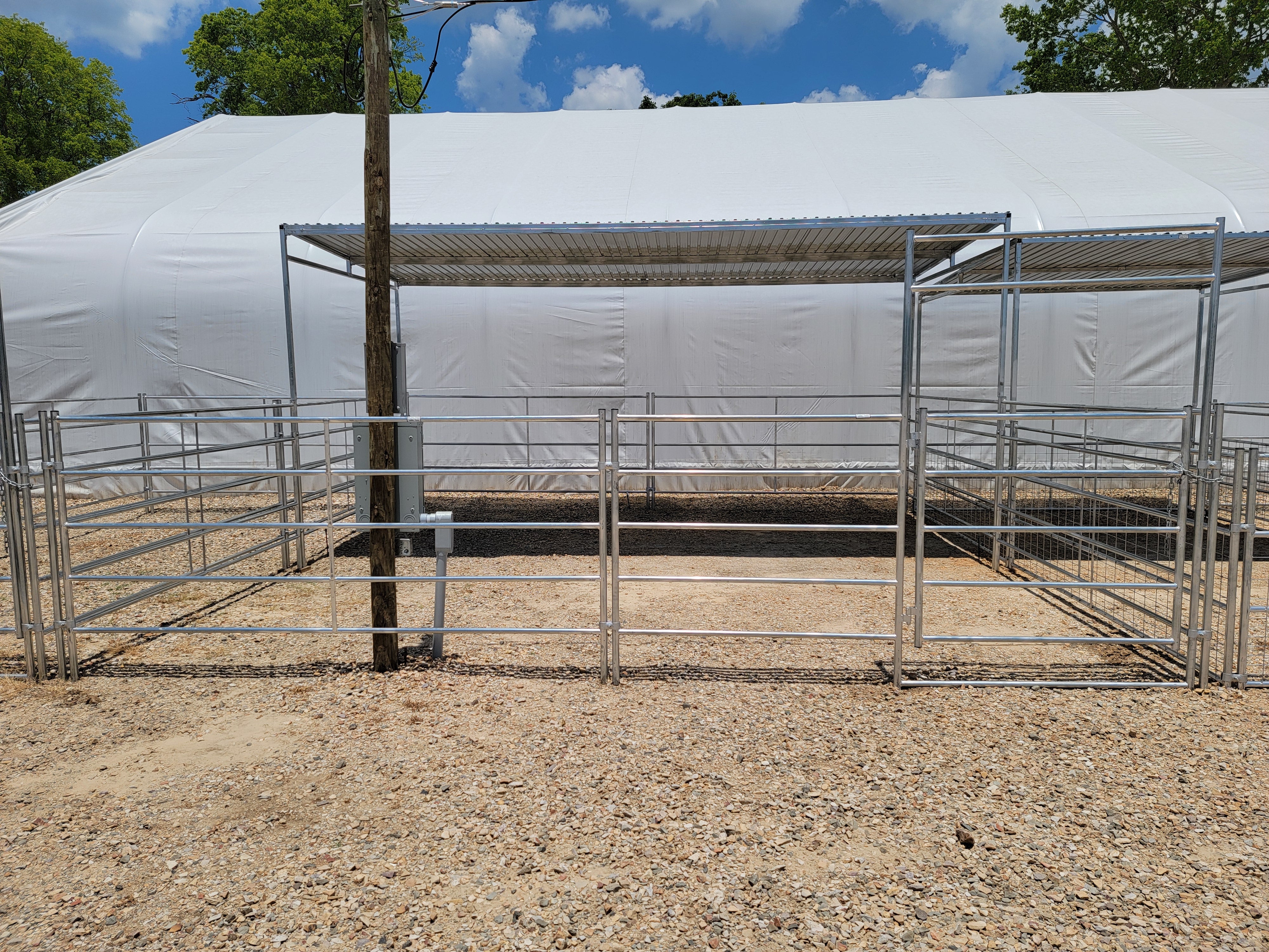 Galvanized 20 Ft X 20 Ft 5-Rail Stall Kit with Roof