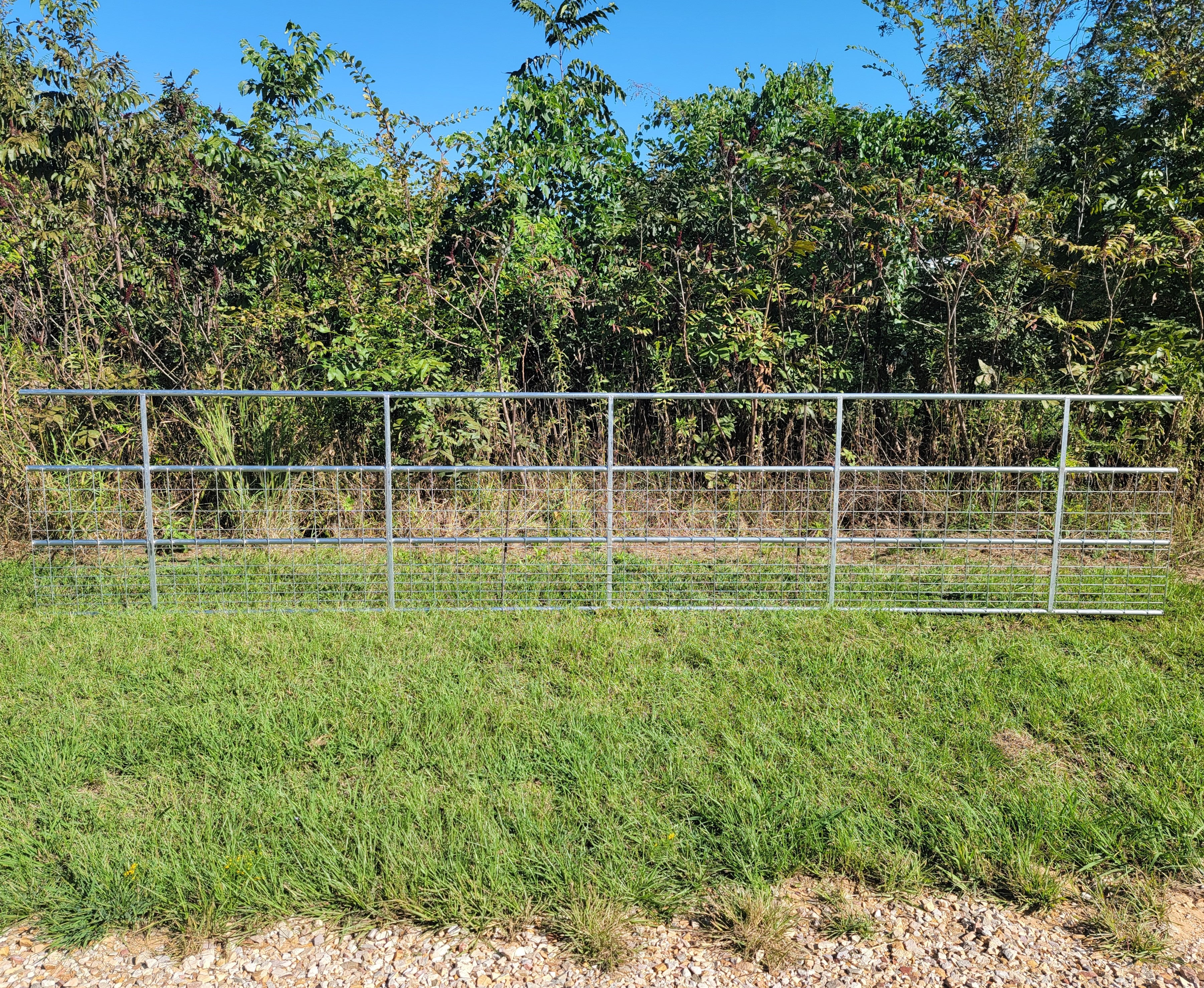Galvanized 20 Ft Long 4 Rail Continuous Fencing Panel with Mesh