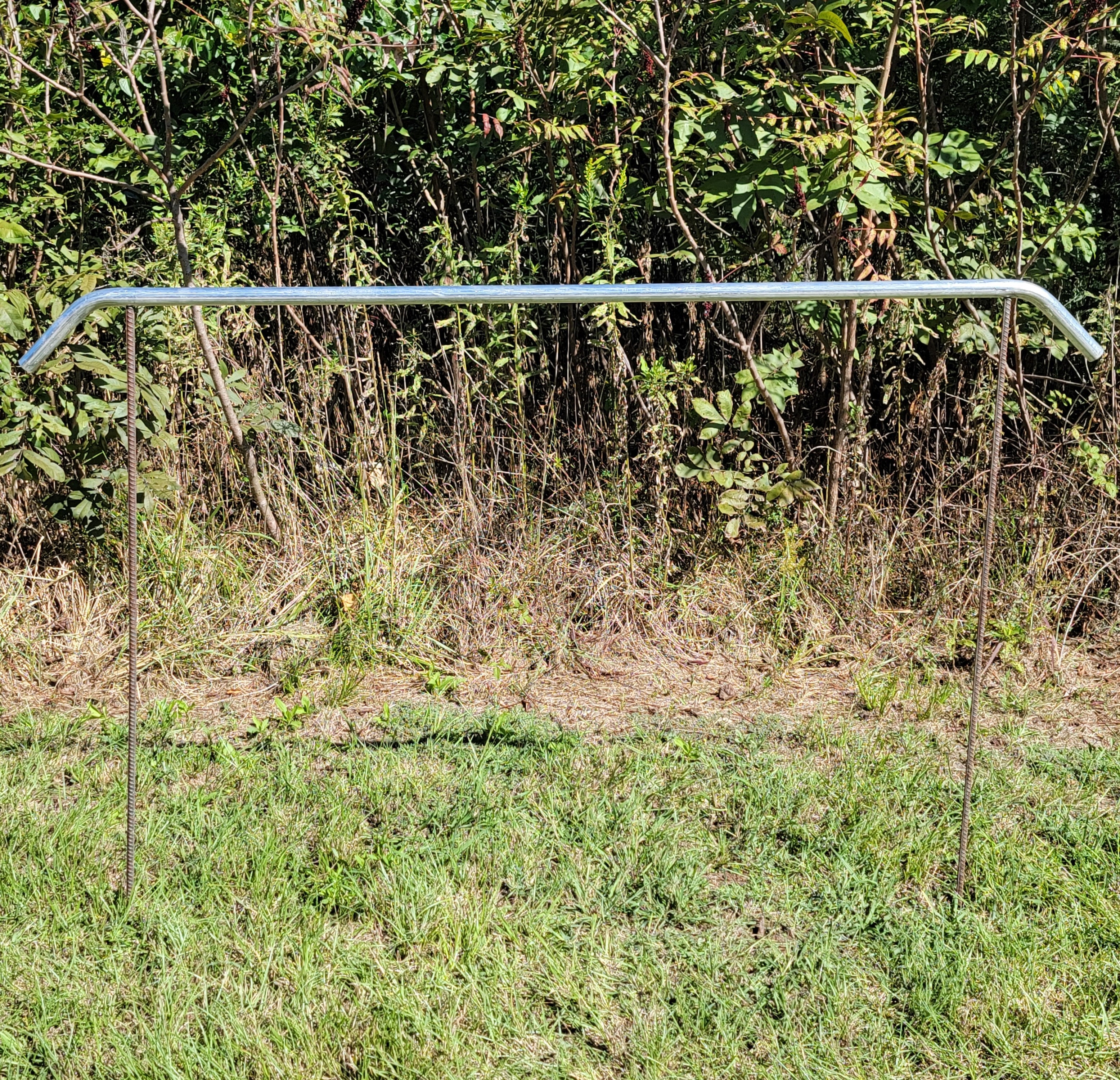 Galvanized Mobile Pen 90 Degree Inside Corner Support