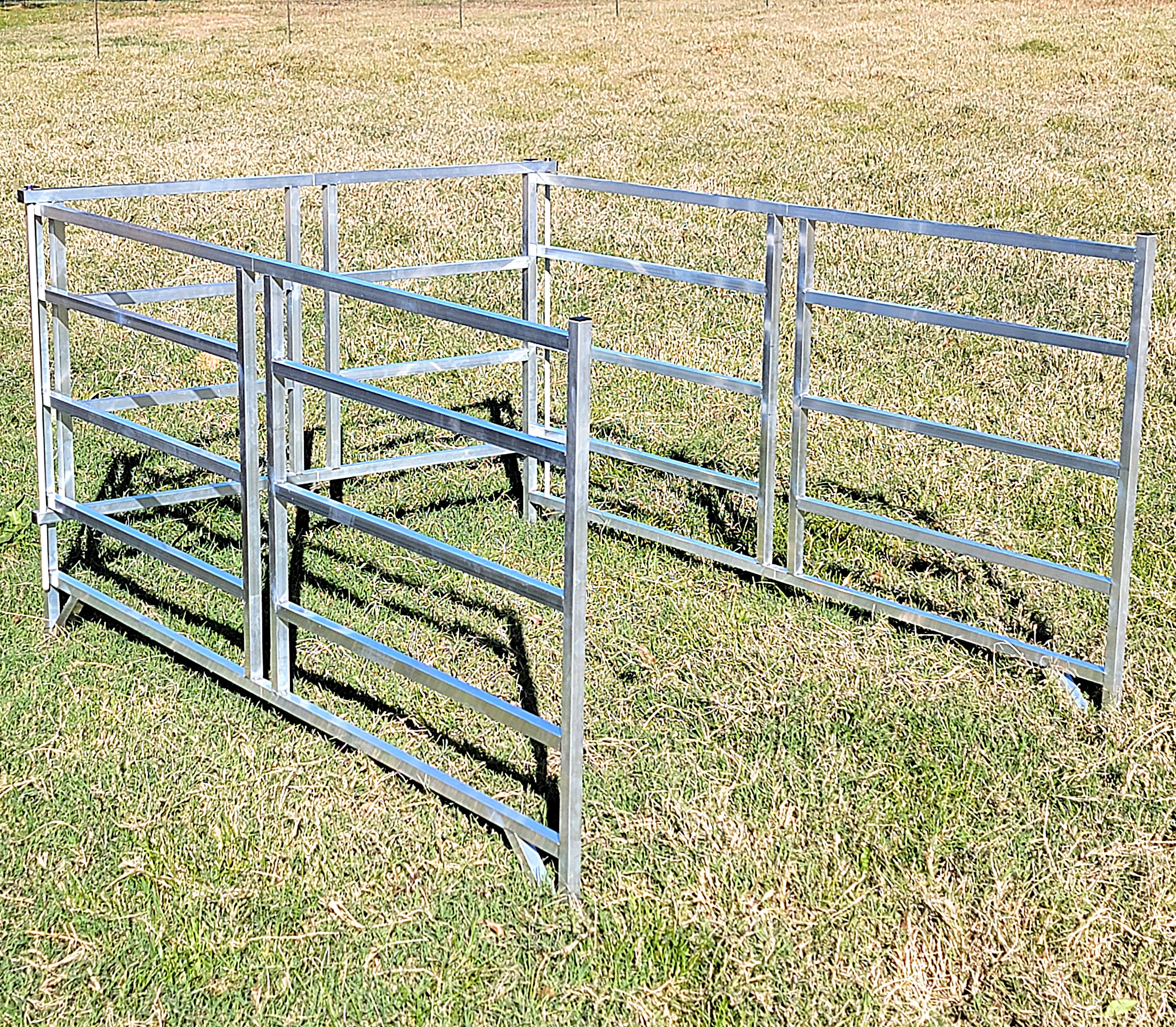 Collapsible Sheep & Goat Aluminum Round Hay Bale Feeder for 4X4, 4X5, & 4X6 Bales Llama Alpaca