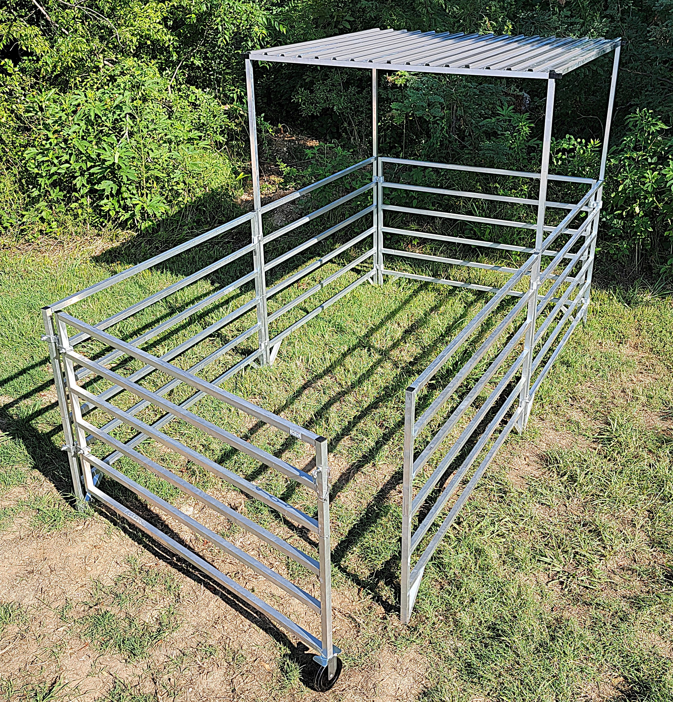 Aluminum 5 Ft X 10 Ft 6 Rail Stall Kit with Shade Canopy (5 Panels, 1 Gate, 1 Shade Canopy)