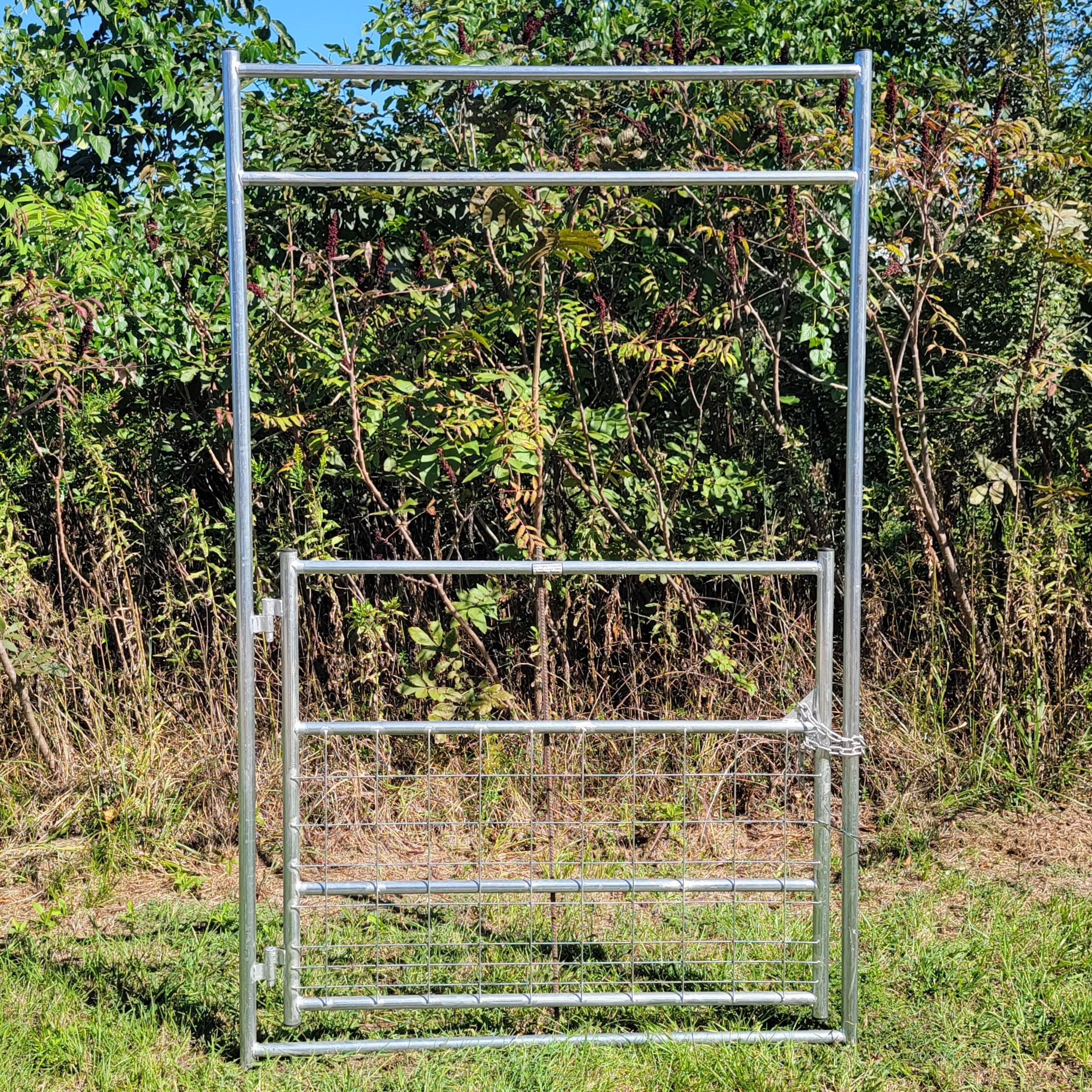 Galvanized 5 Ft Long 4 Rail with Mesh Gate Panel for Small Livestock