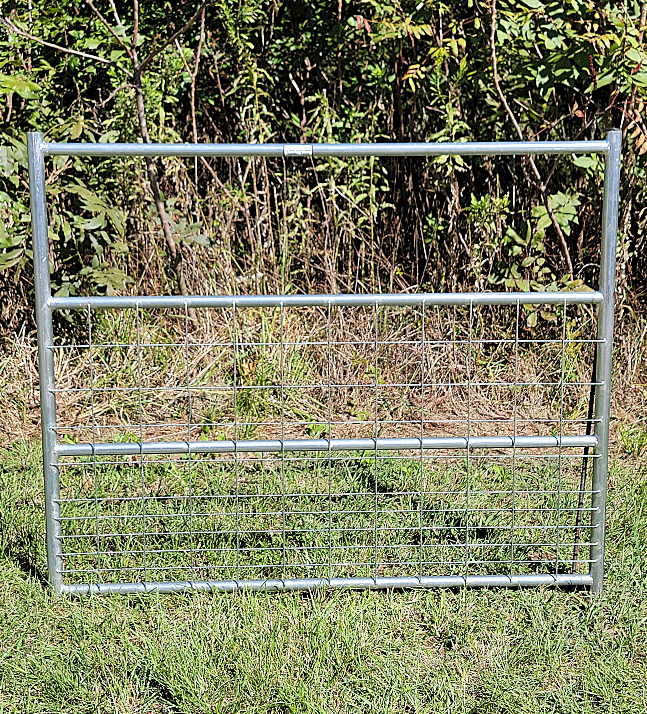 Galvanized 5 Ft Long 4 Rail with Mesh Panel for Small Livestock