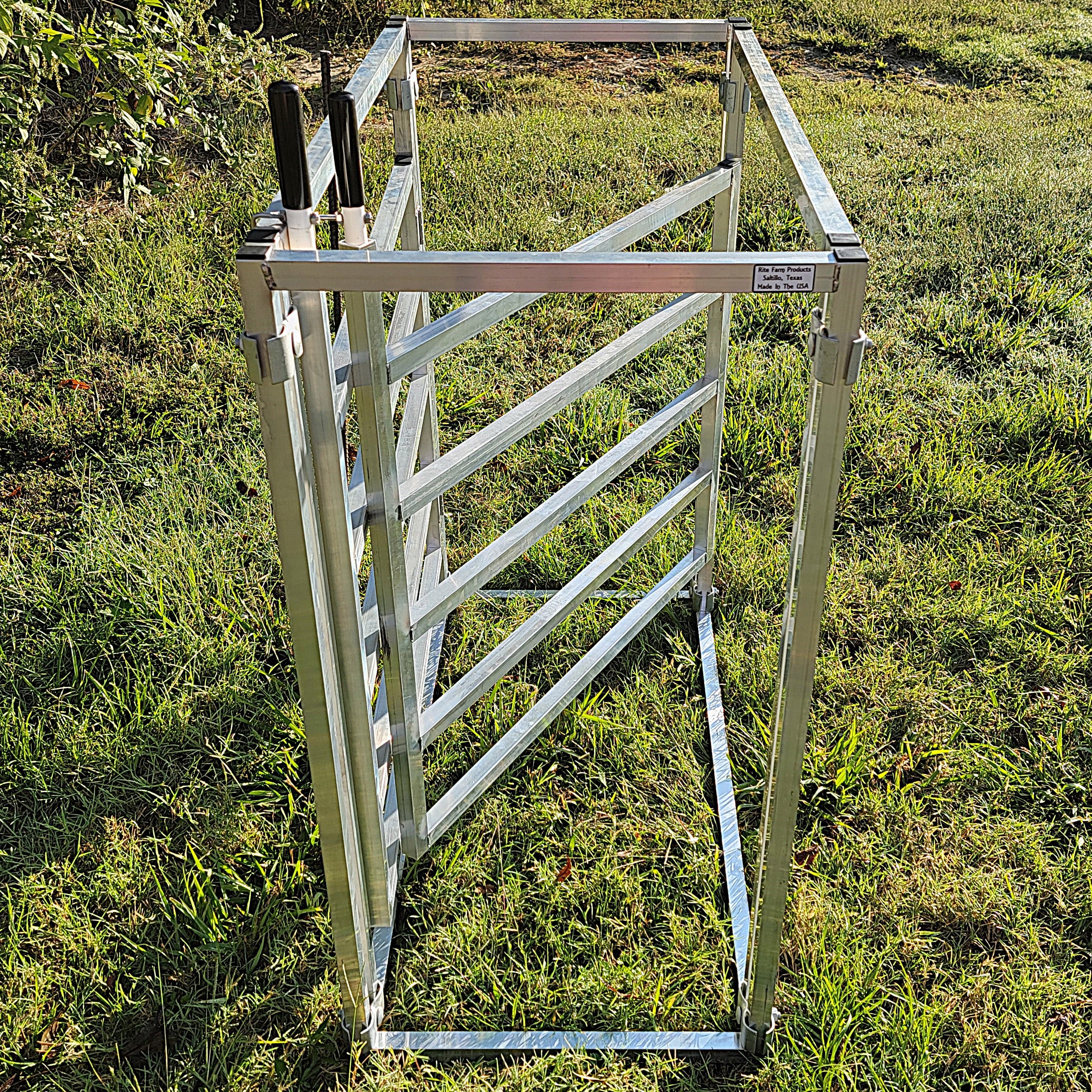 Aluminum 40-Inch-Tall Sheep & Goat 3 Way Sorter gate for Sorting Alley & Pen Systems