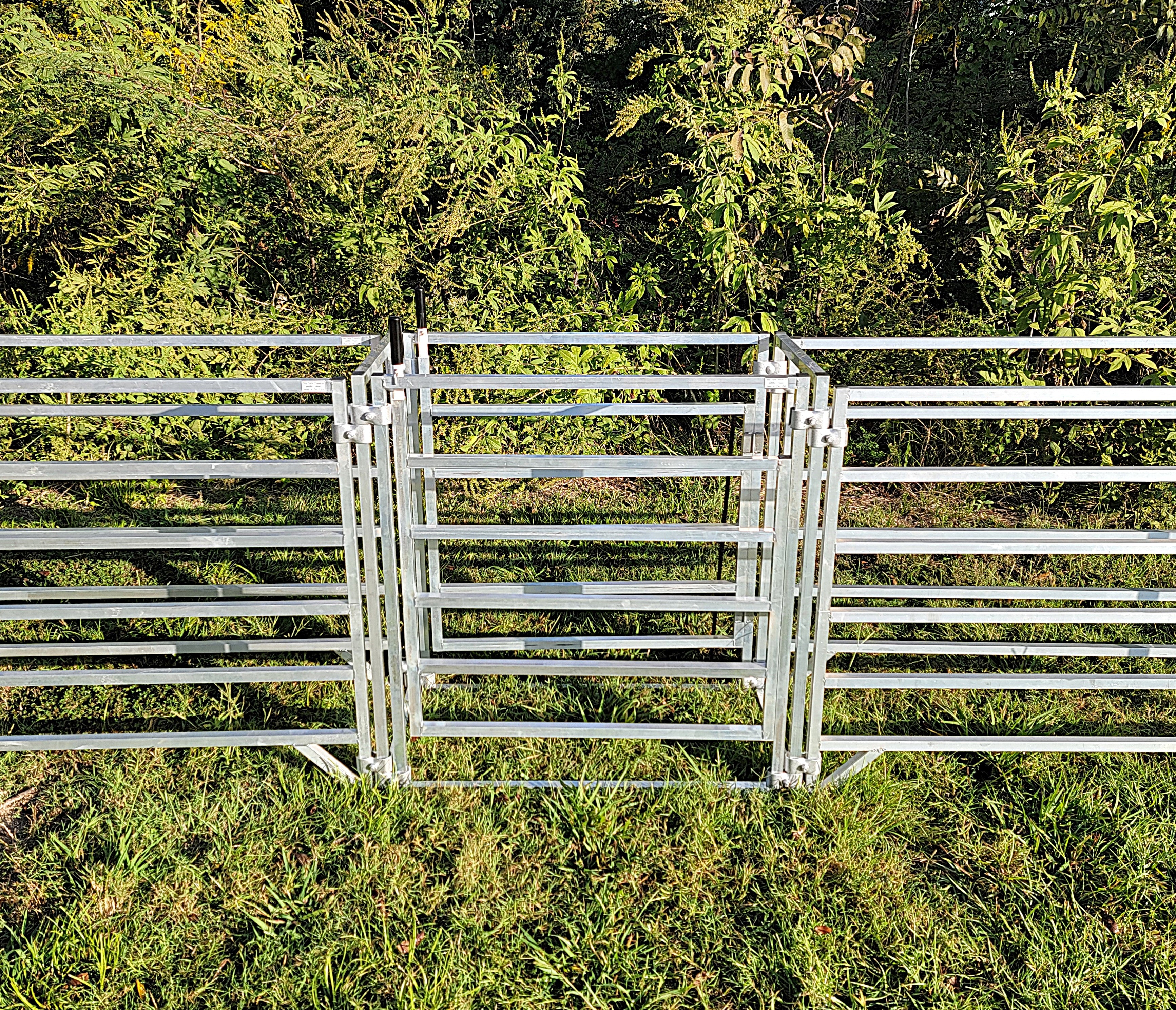 Aluminum 40-Inch-Tall Sheep & Goat 3 Way Sorter gate for Sorting Alley & Pen Systems