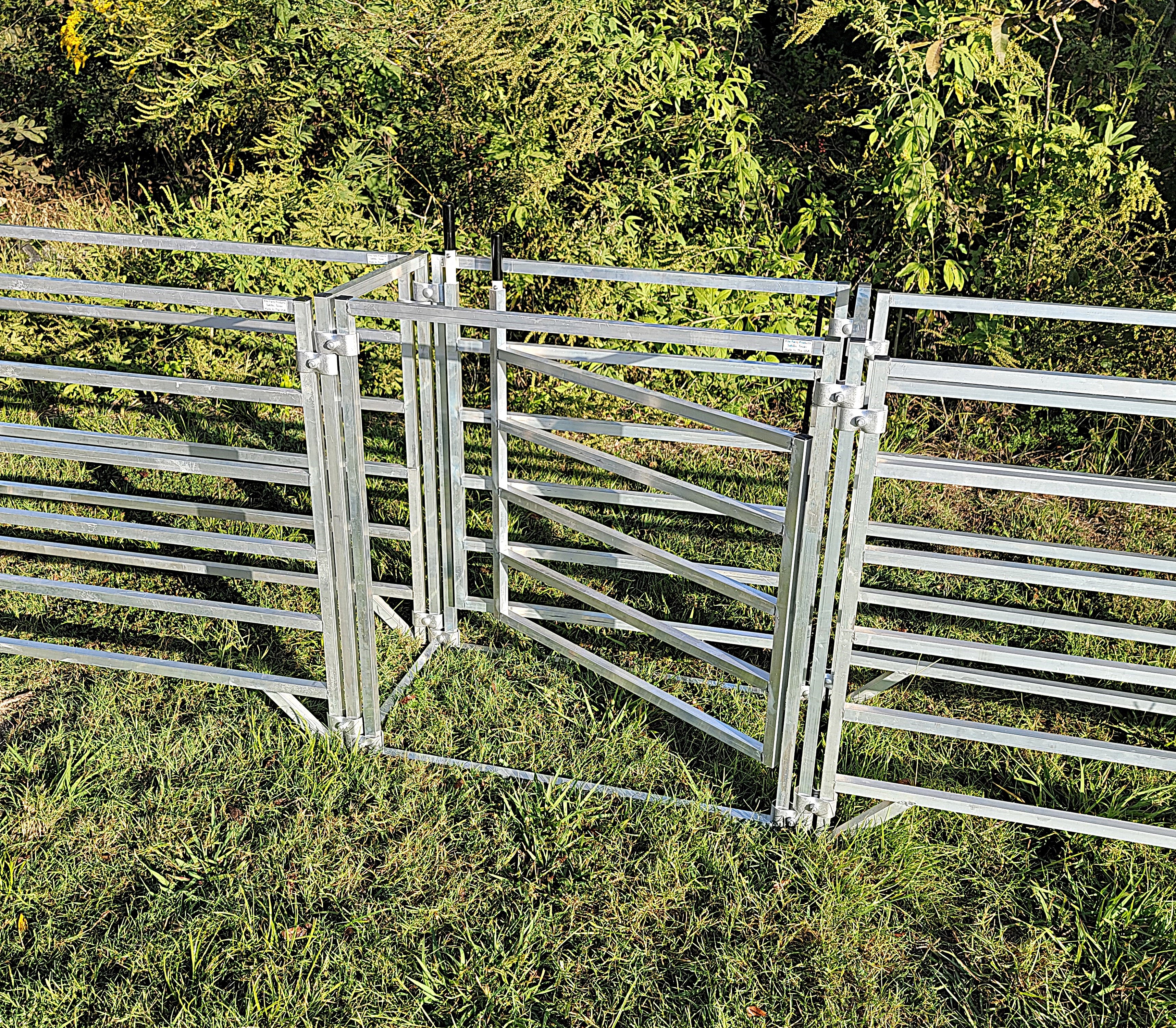 Aluminum 40-Inch-Tall Sheep & Goat 3 Way Sorter gate for Sorting Alley & Pen Systems