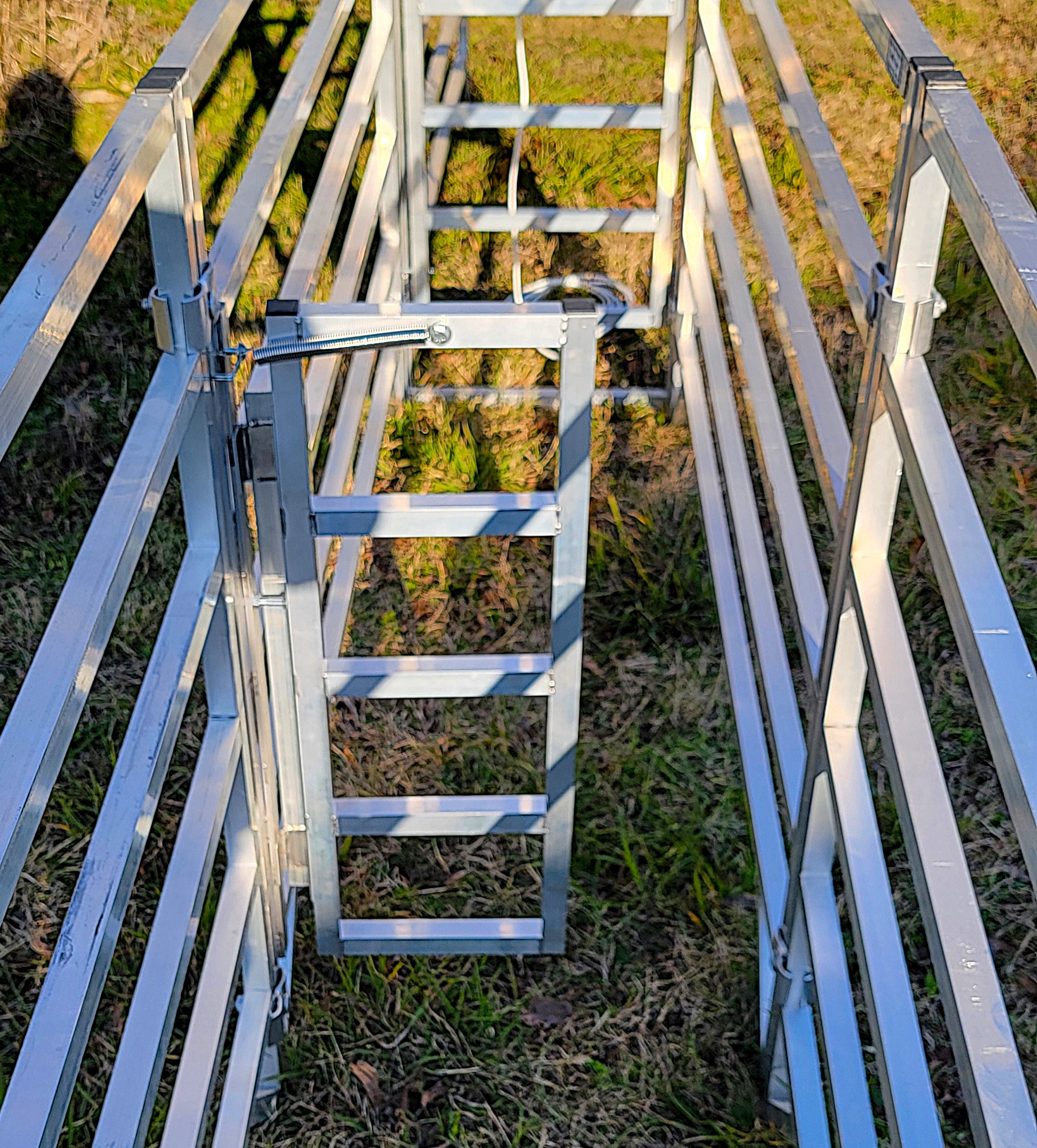 Aluminum Sheep & Goat Anti Backup Gate for Sorting Alley & Pen Systems